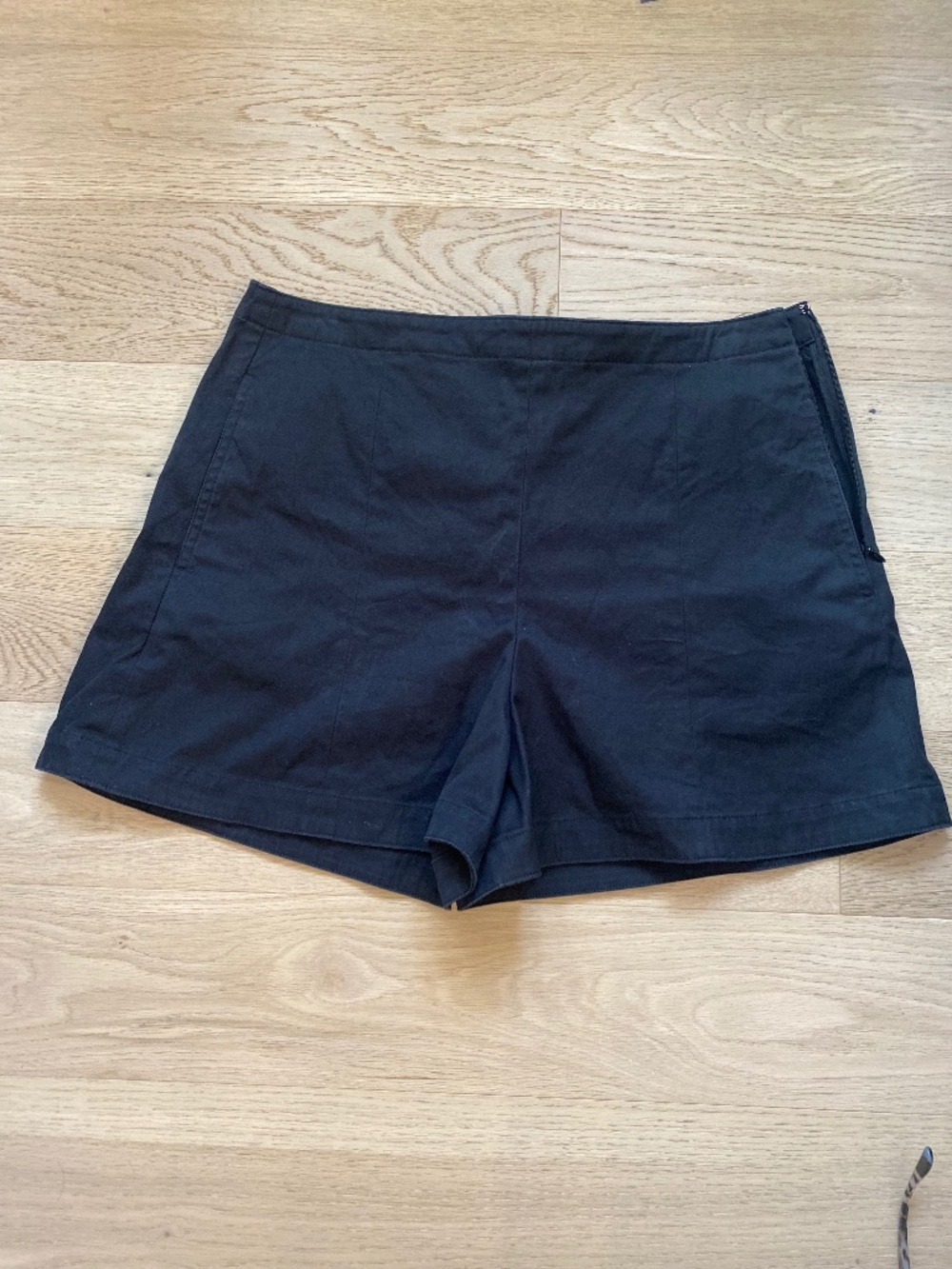 Theory Black Flat Front Shorts Size 10
